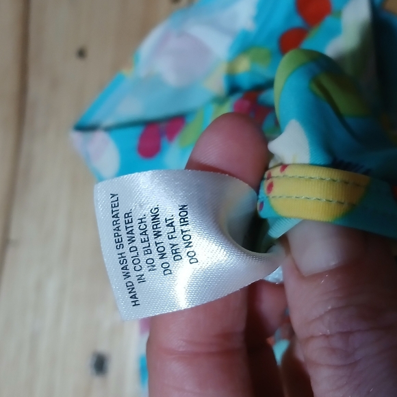 Girls bundle of 2 swimsuits 4T - Picture 8 of 9